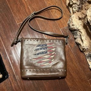 Shyanne leather purse